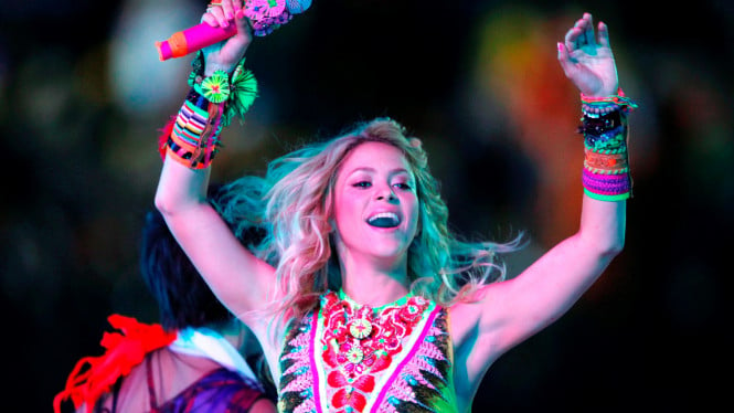 Shakira di acara penutupan