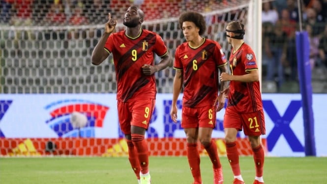 Para pemain Timnas Belgia merayakan gol Romelu Lukaku