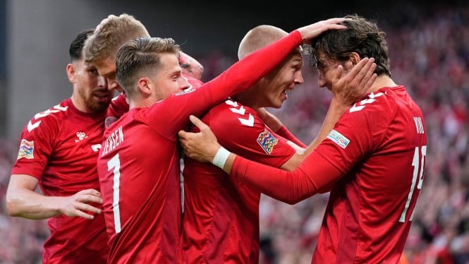 Timnas Denmark merayakan gol