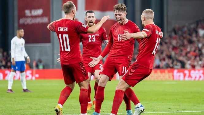 Pemain Timnas Denmark merayakan gol