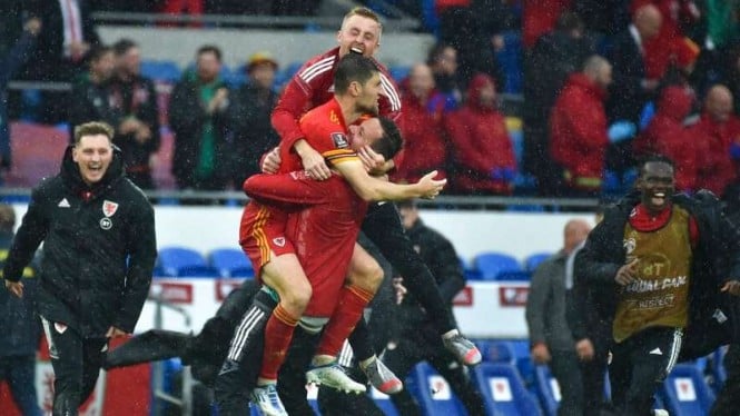 Pemain Timnas Wales rayakan keberhasilan lolos ke Piala Dunia 2022