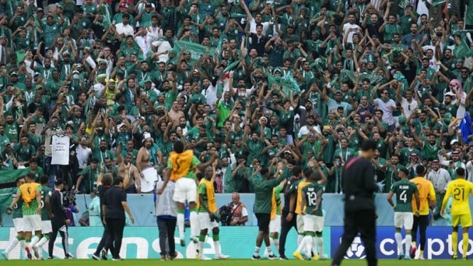 Timnas Arab Saudi merayakan kemenangan atas Argentina di Piala Dunia 2022