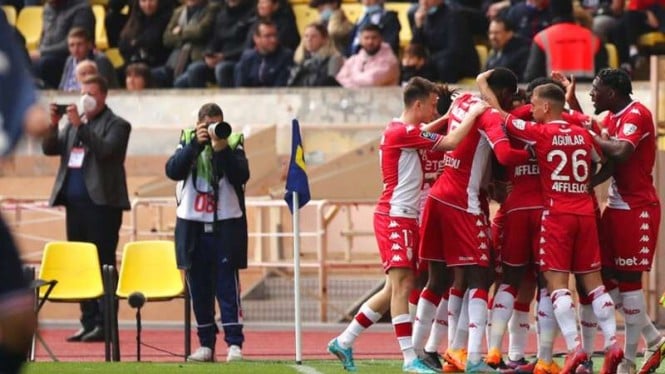 Pemain AS Monaco rayakan gol ke gawang PSG
