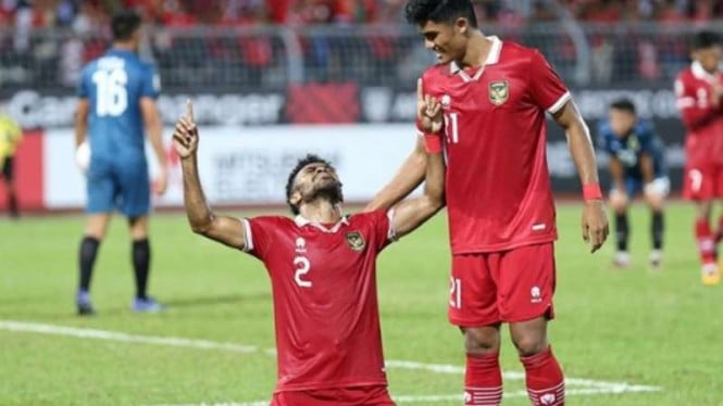 Pemain Timnas Indonesia, Yakob Sayuri rayakan gol