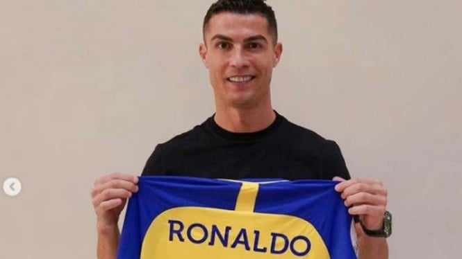 Cristiano Ronaldo resmi berlabuh di Al Nassr