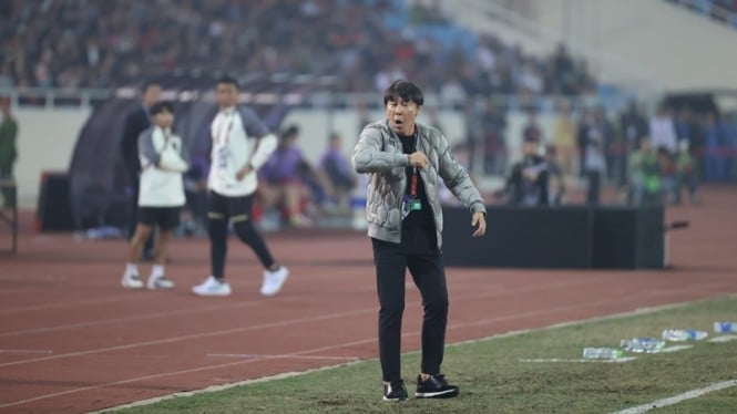 Shin Tae-yong saat Indonesia vs Vietnam di Piala AFF 2022
