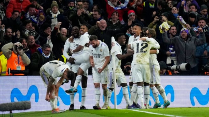 Real Madrid merayakan gol ke gawang Atletico Madrid di Copa del Rey