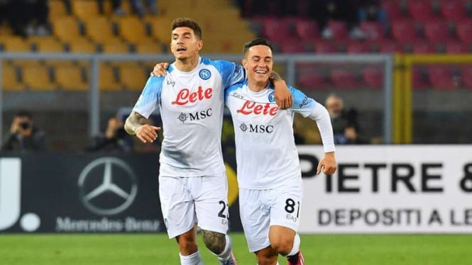 Pemain Napoli rayakan gol Giovanni Di Lorenzo