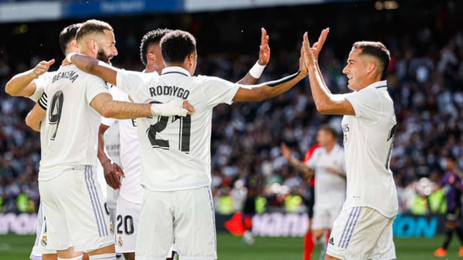 Pemain Real Madrid Merayakan gol ke Gawang Real Valladolid