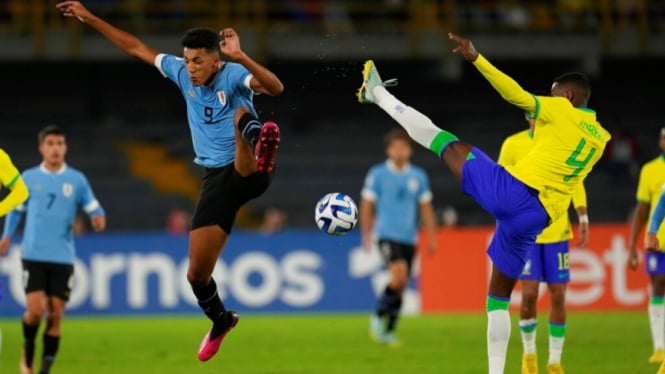 Alvaro Rodriguez saat membela Uruguay U-20