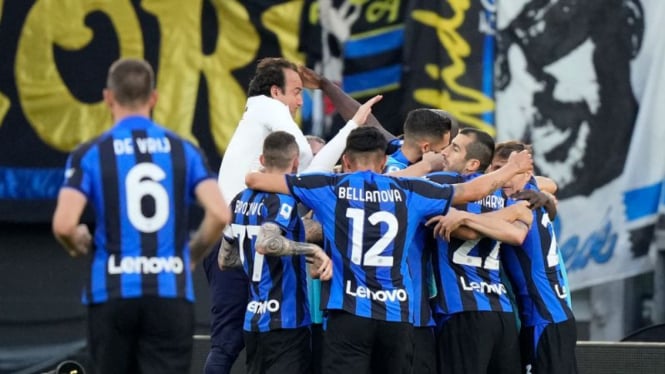Pemain Inter Milan merayakan kemenangan atas AS Roma