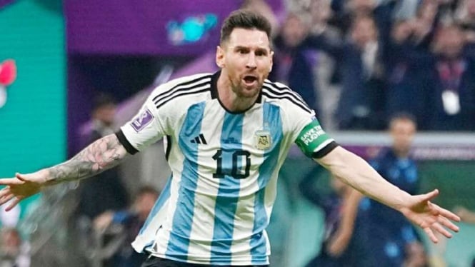 Pemain Argentina, Lionel Messi rayakan gol