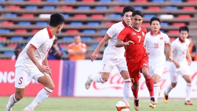 Timnas Indonesia U-22 saat melawan Vietnam