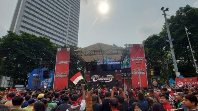 Konser Grup musik Cokelat menyambut kedatangan Timnas Indonesia U-22.