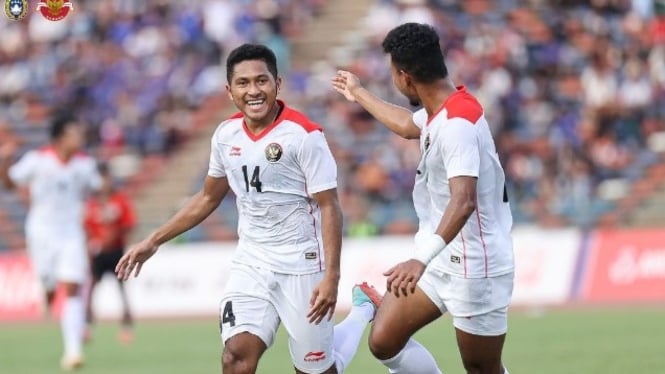 Muhammad Fajar Fatthurahman merayakan gol