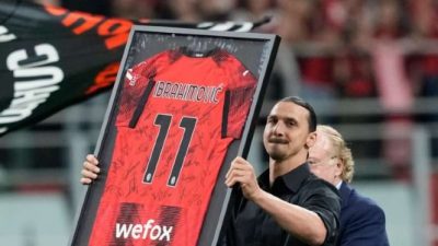 Striker AC Milan Zlatan Ibrahimovic umumkan pensiun